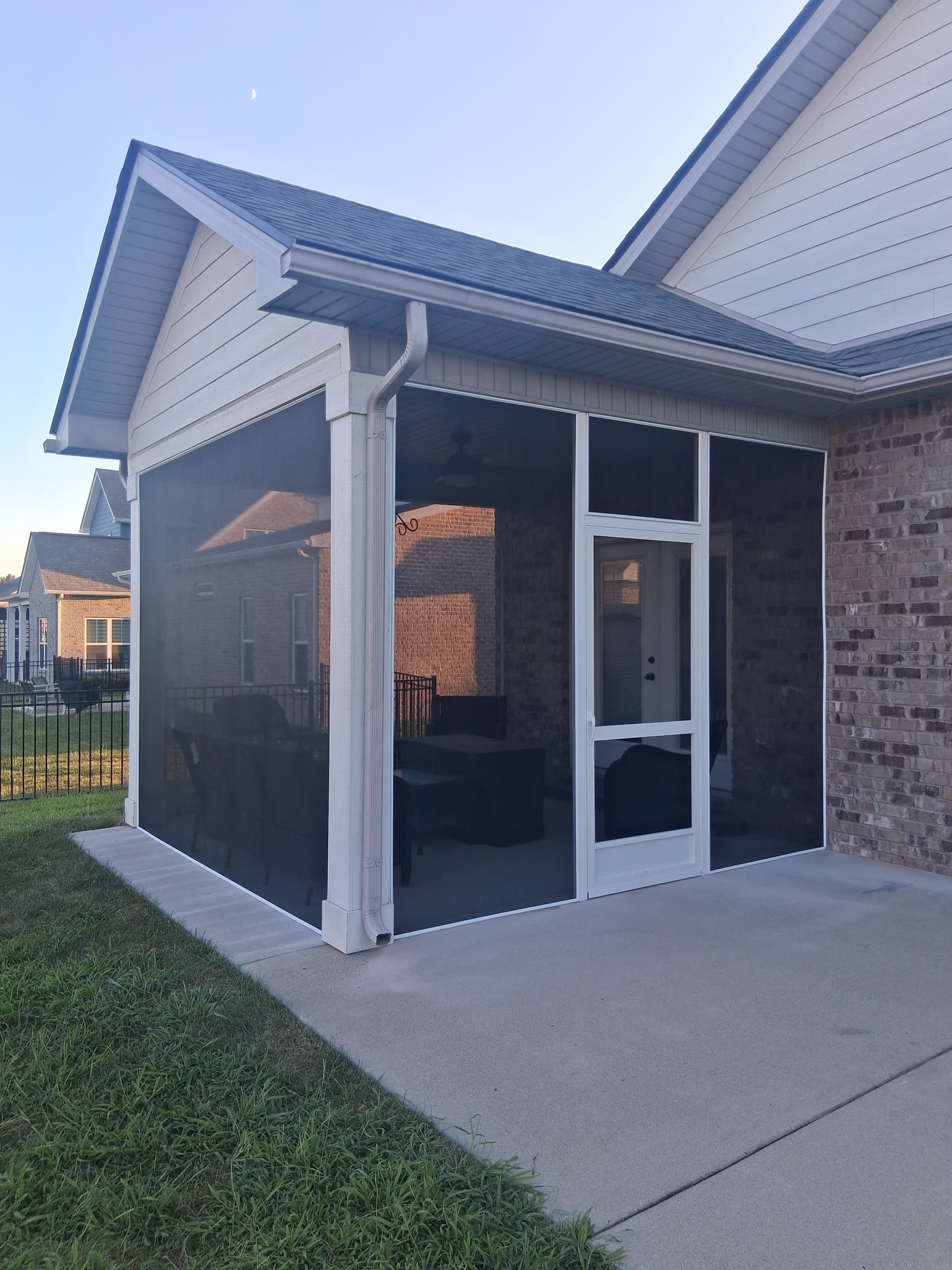 Gallery photos for Sango Patio Gets a Clean Insect Screen Upgrade: Image #3