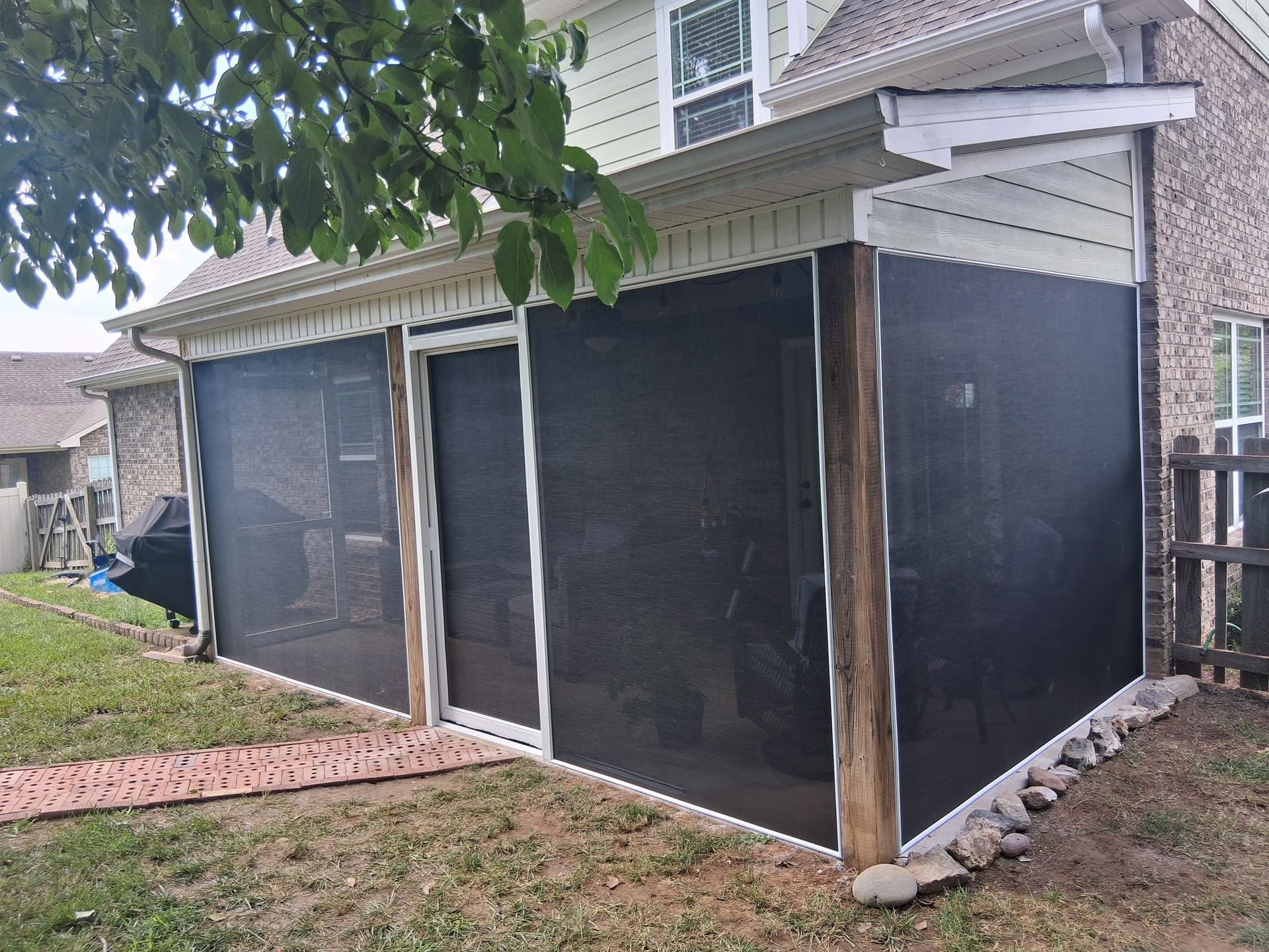 Gallery photos for No-See-Um Screen Porch With Sliding Screen Door: Image #3
