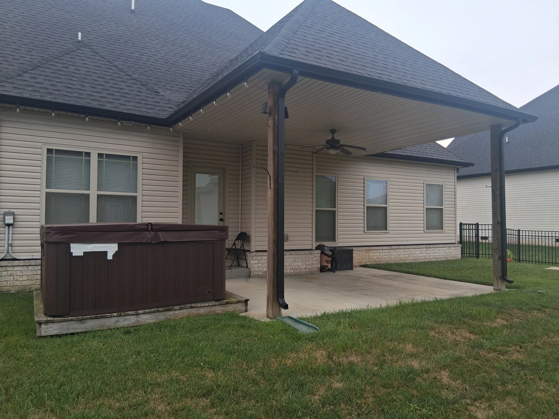 Gallery photos for Screened Patio Build Adds Privacy and Bug Protection in Sango: Image #1