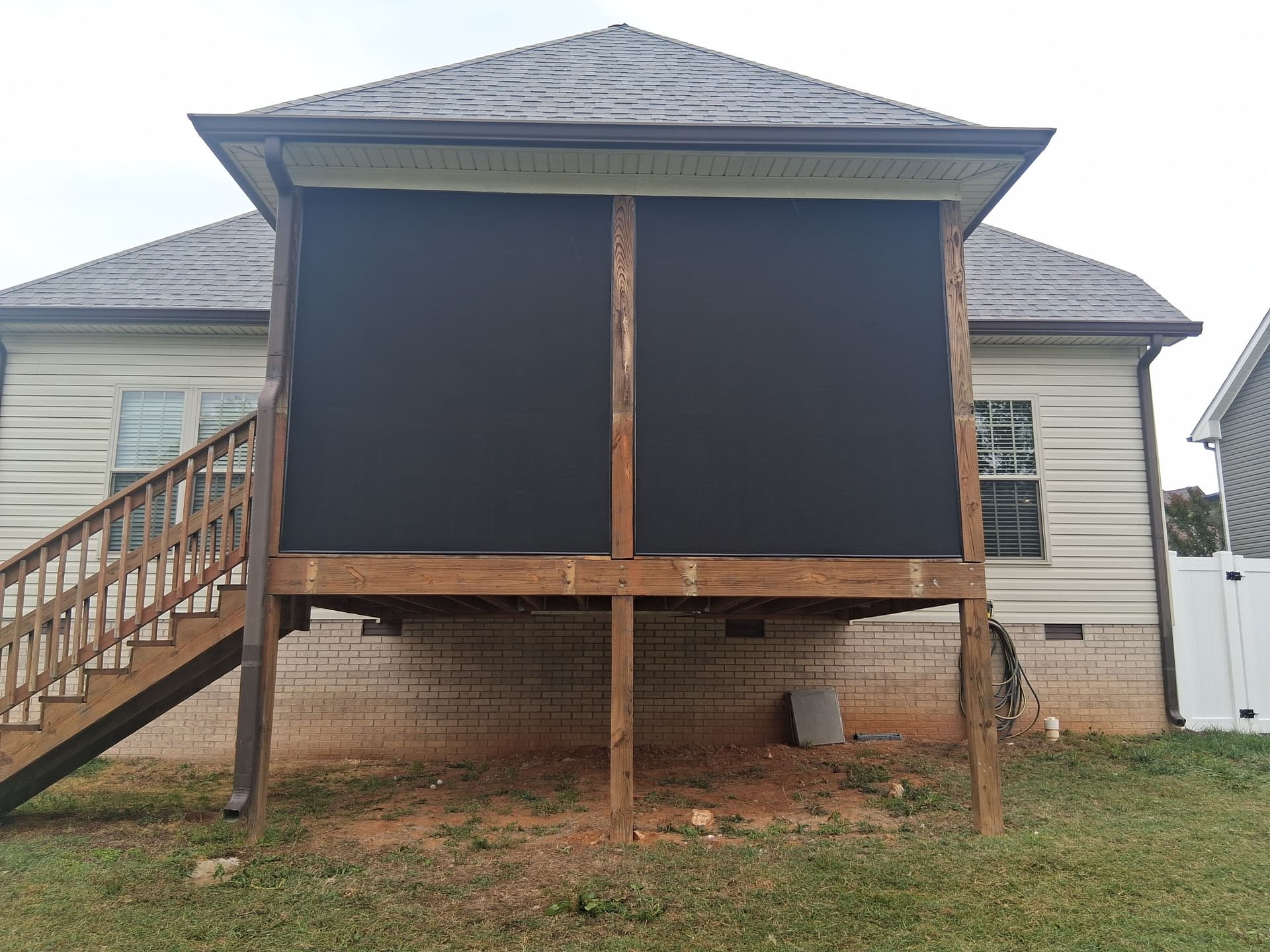 Gallery photos for Deck Screen Enclosure with Privacy Screening in The Farmington Subdivision: Image #3