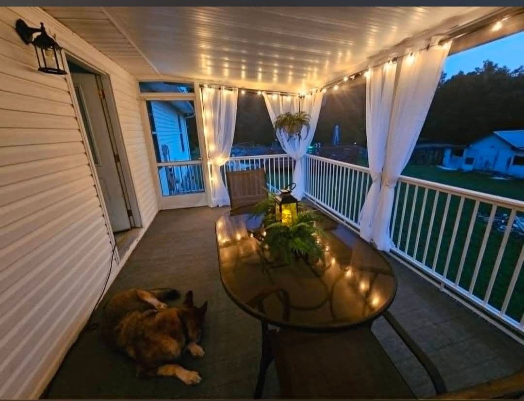 Gallery photos for Screened Deck Build in Clarksville TN That Gets Used Every Night: Image #2