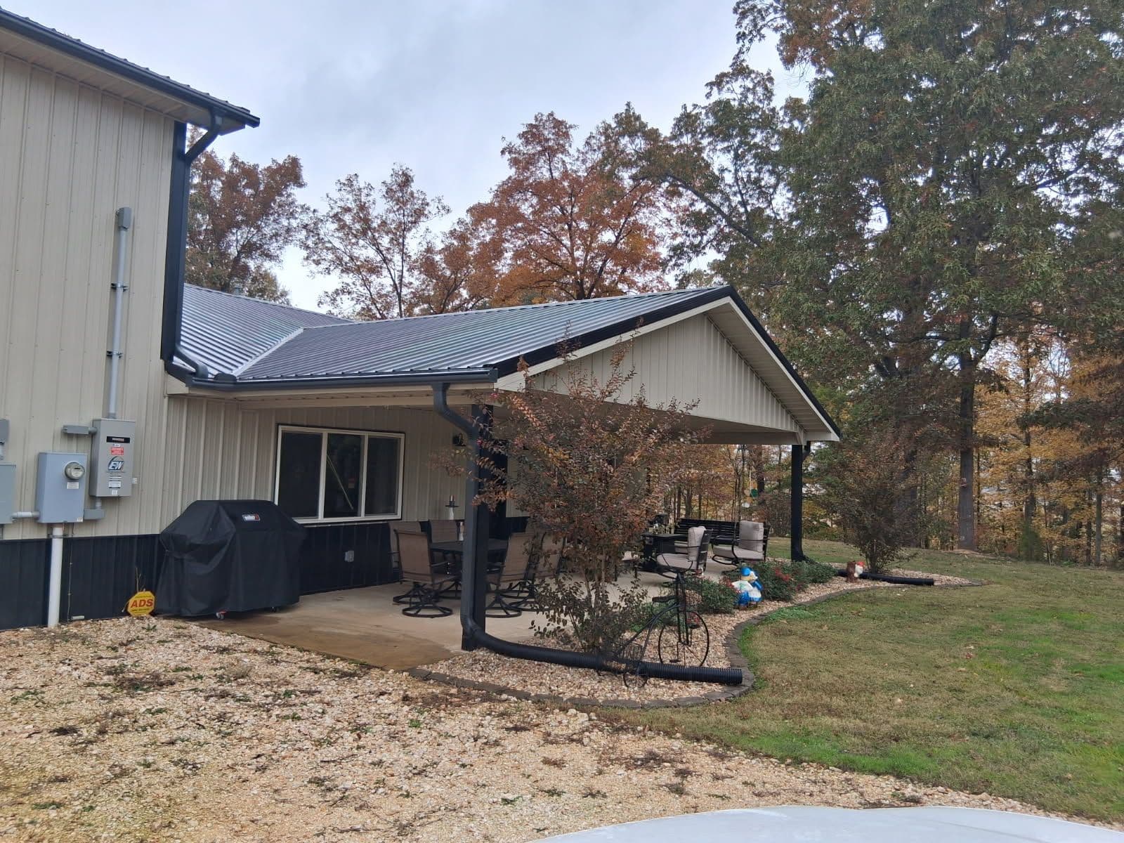 Beautiful Screened Patio in Greenfield
