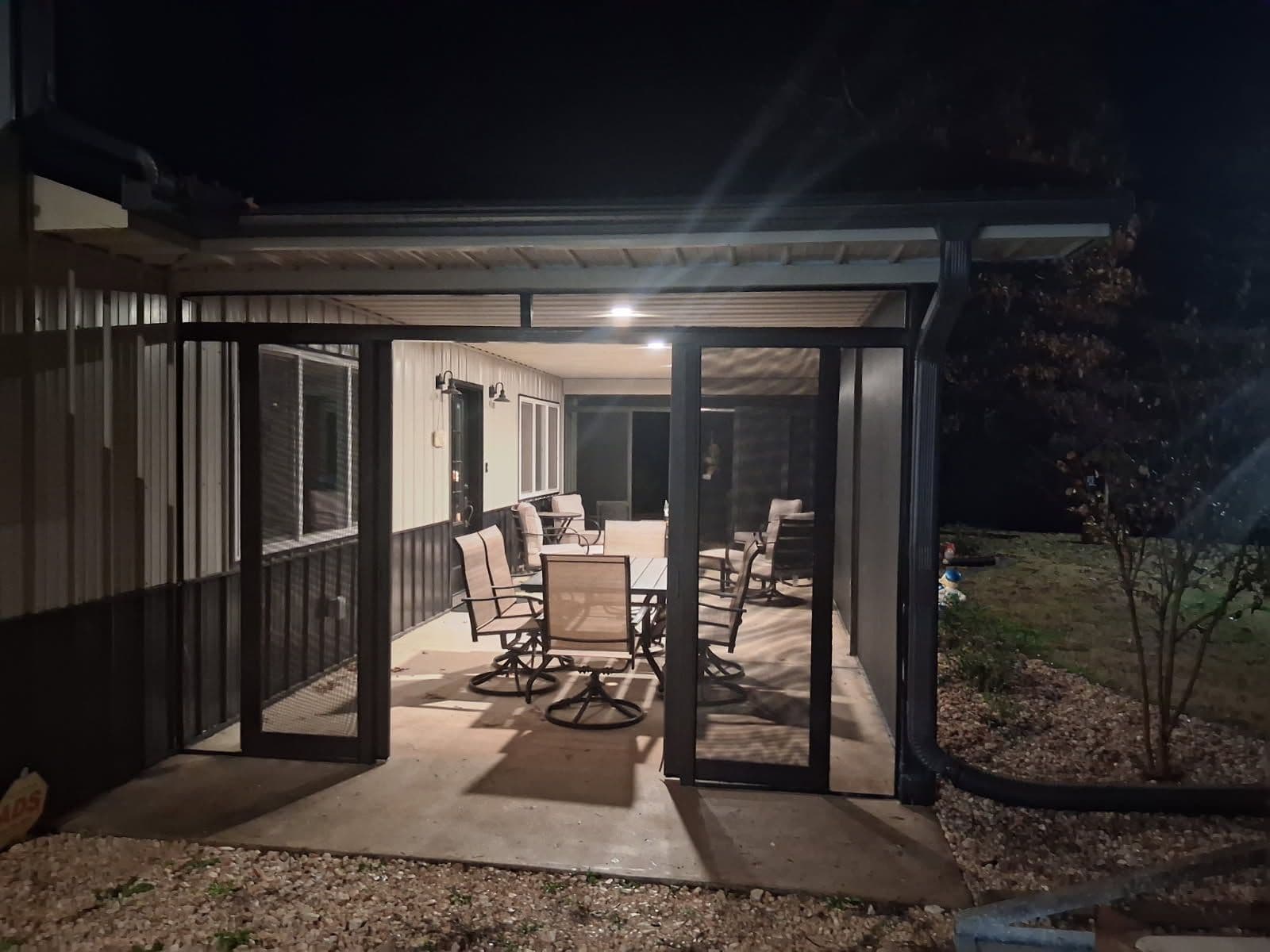 Gallery photos for Charming Screened Patio in Greenfield: Image #1