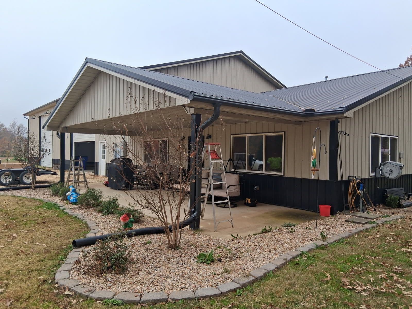 Gallery photos for Screened Patio on Barndominium: Image #1