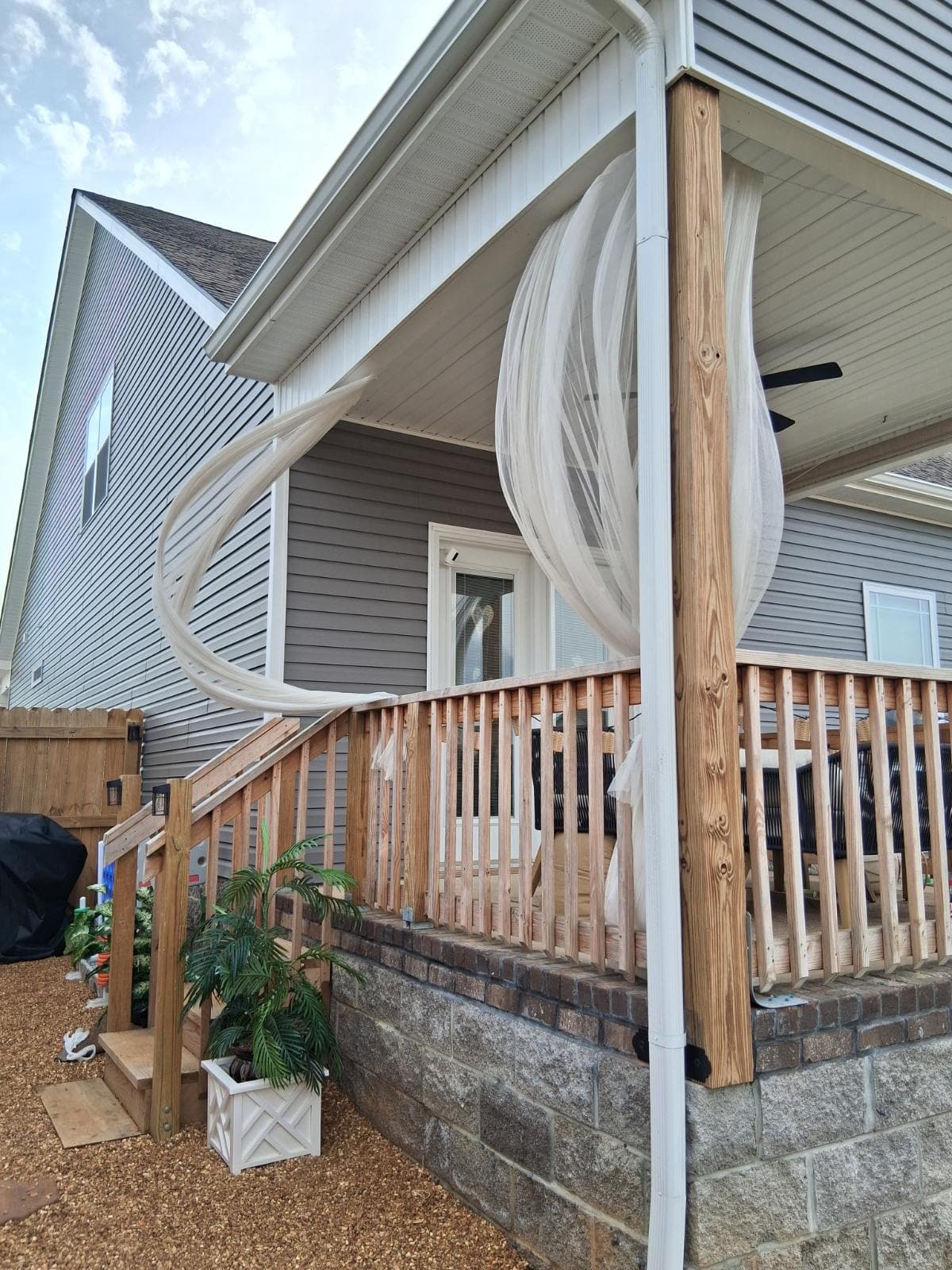 Gallery photos for Enhance Your Outdoor Space with Our Screen Porch Solutions: Image #2